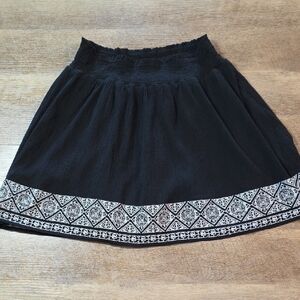 Old Navy- Black and White Embellished Mini Skirt. Size M